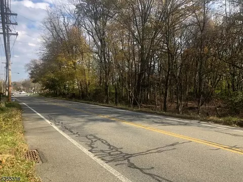 157 River Rd, Montville Twp, NJ 07045