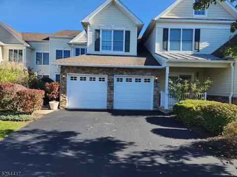 102 Briar Ct, Hamburg, NJ 07419