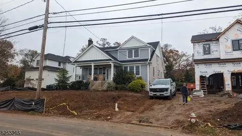 170 Beaufort Ave, Livingston, NJ 07039