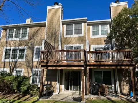 2 Exeter Rd, Bedminster, NJ 07921 photo 2