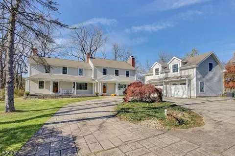 84 Bissell Rd, Lebanon, NJ 08833