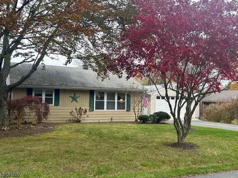 10 Poplar Rd, East Amwell Twp, NJ 08551