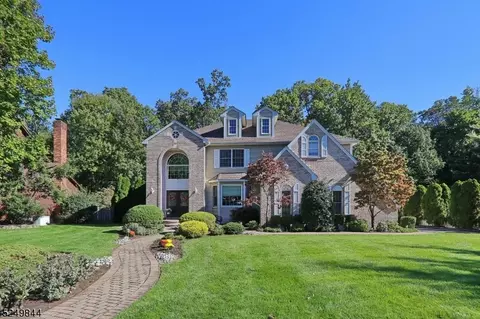 15 Azalea Trl, Westfield, NJ 07090