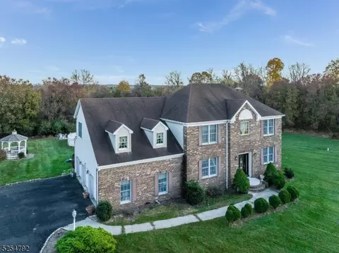 62 Higginsville Rd, Readington Twp, NJ 08853