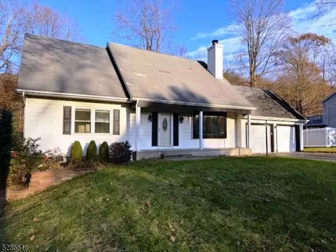 10 Lakeside Pl, Sparta, NJ 07871