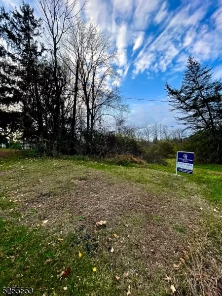 550 Charlestown Rd, Bethlehem Twp, NJ 08827