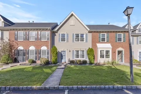 11 Folkstone Ct, North Brunswick Twp, NJ 08902