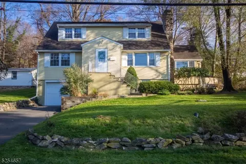 69 E Shore Trl, Sparta, NJ 07871