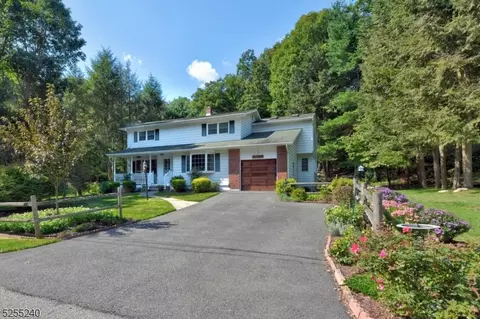 30 Pulaski Dr, Jefferson, NJ 07438