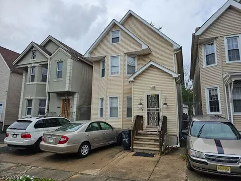 213 N Park St, East Orange, NJ 07017