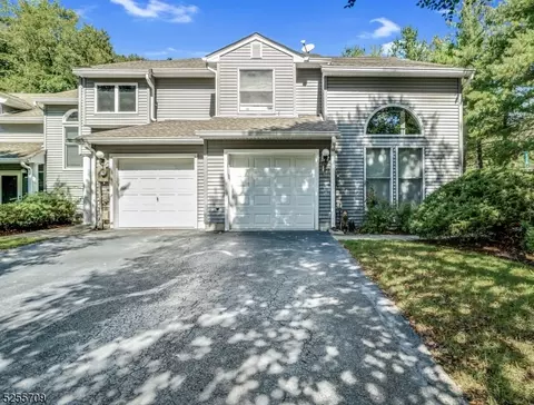 79 Meadow Pond Rd, Hamburg, NJ 07419
