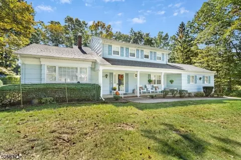 27 Beech Dr, Morris Plains, NJ 07950