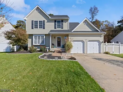 64 Country Club Rd, Pine Hill, NJ 08021