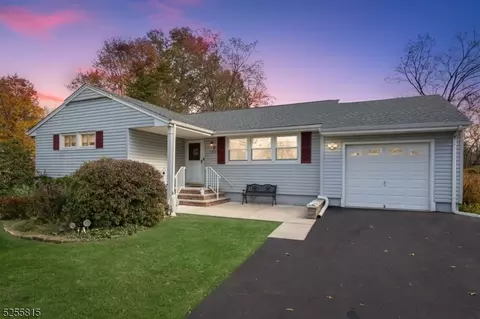 115 Mcguffy Ave, Franklin Twp, NJ 08873
