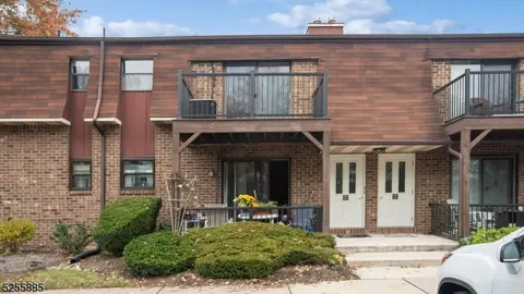 616 Yorkshire Dr, Flemington, NJ 08822