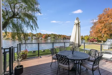 83 Lake Dr E, Wayne, NJ 07470 photo 9
