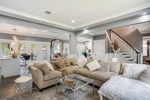 83 Lake Dr E, Wayne, NJ 07470 photo 20