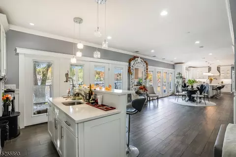 83 Lake Dr E, Wayne, NJ 07470 photo 17