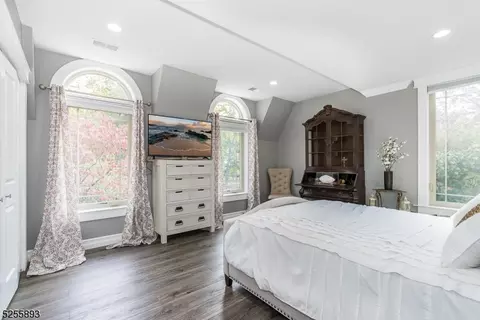 83 Lake Dr E, Wayne, NJ 07470 photo 25