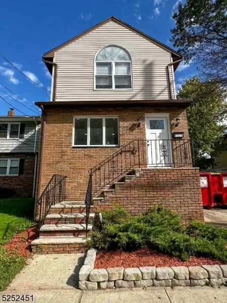 1029 Chandler Ave, Roselle, NJ 07203