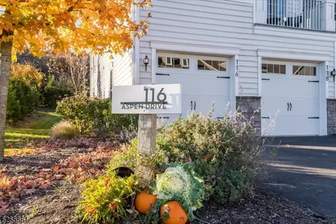 116 Aspen Dr, Cedar Grove, NJ 07009