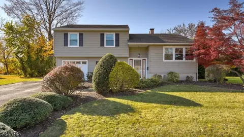 811 Lynwood St, Raritan, NJ 08869