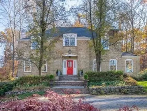 20 Indianhead Rd, Morristown, NJ 07960