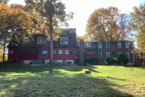 20 Morris Lake Rd, Sparta, NJ 07871