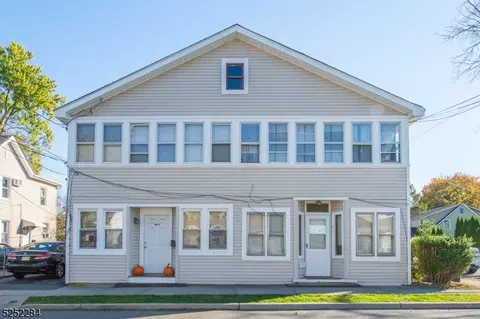 26 Ryerson Ave, Bloomingdale, NJ 07403