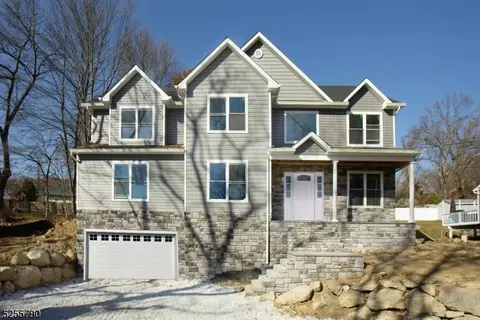 407 Wills Ave, Stanhope, NJ 07874
