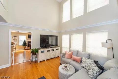 207 Warbler Dr, Wayne, NJ 07470