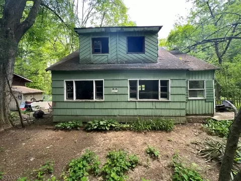 45 Paddock Ave, Vernon Twp, NJ 07422