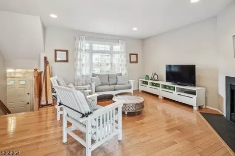 3 Castle Dr, Berkeley Heights, NJ 07922 photo 5