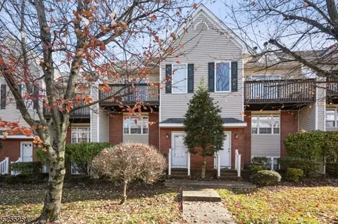 3 Castle Dr, Berkeley Heights, NJ 07922