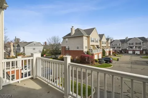 3 Castle Dr, Berkeley Heights, NJ 07922 photo 12