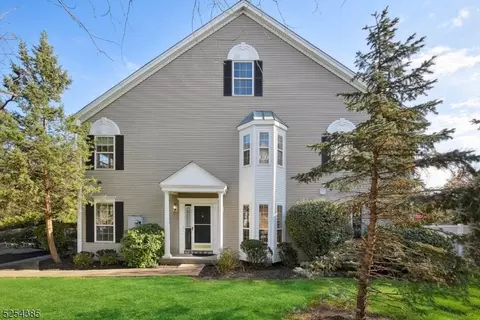 53 Dorchester Dr, Bernards, NJ 07920
