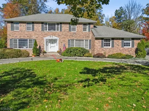 37 Farmstead Rd, Millburn Twp, NJ 07078