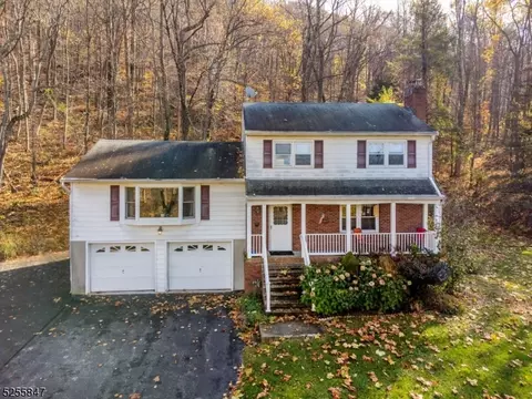 14 Butternut Dr, Vernon, NJ 07462