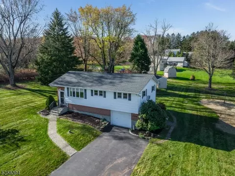 75 Hogback Rd, Franklin Twp, NJ 08867