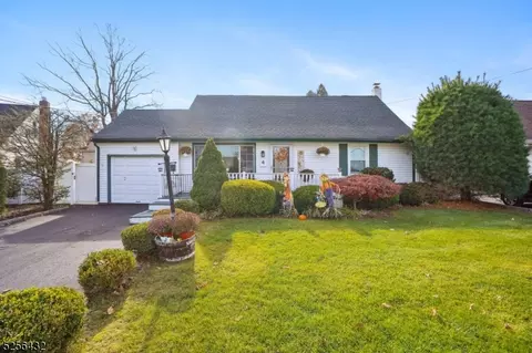 4 Pine Tree Dr, Woodbridge Twp, NJ 07067