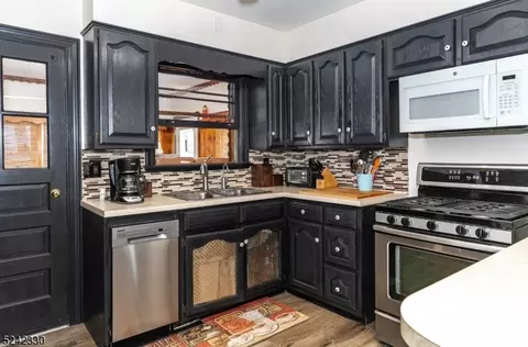 795 5th St, Secaucus, NJ 07094 photo 4
