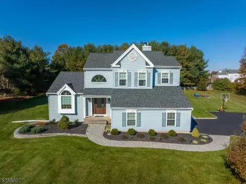 6 Skyline Dr, Flemington, NJ 08822
