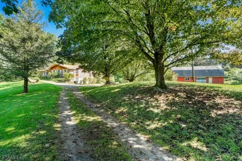 940 Stillwater Rd, Newton, NJ 07860