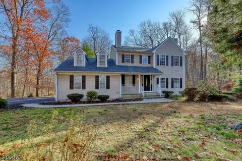 37 Pillar Dr, Rockaway Twp, NJ 07866