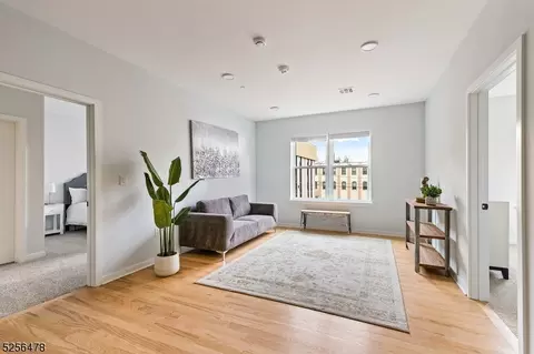 660 Bloomfield Ave #206, Bloomfield, NJ 07003