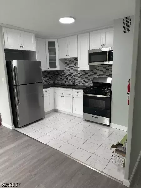 39 E 39th St #5 G, Paterson, NJ 07514