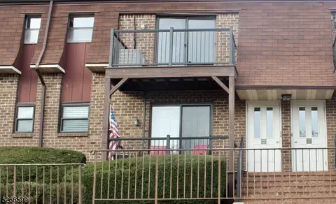 304 Westminster Pl, Flemington, NJ 08822