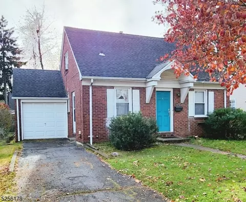 9 Forest Rd, Dumont, NJ 07628