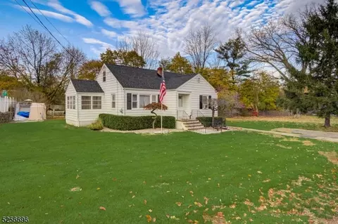 16 Oakhurst Ln, Wharton, NJ 07885