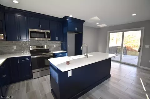 9 Phillips Rd, Stanhope, NJ 07874 photo 4
